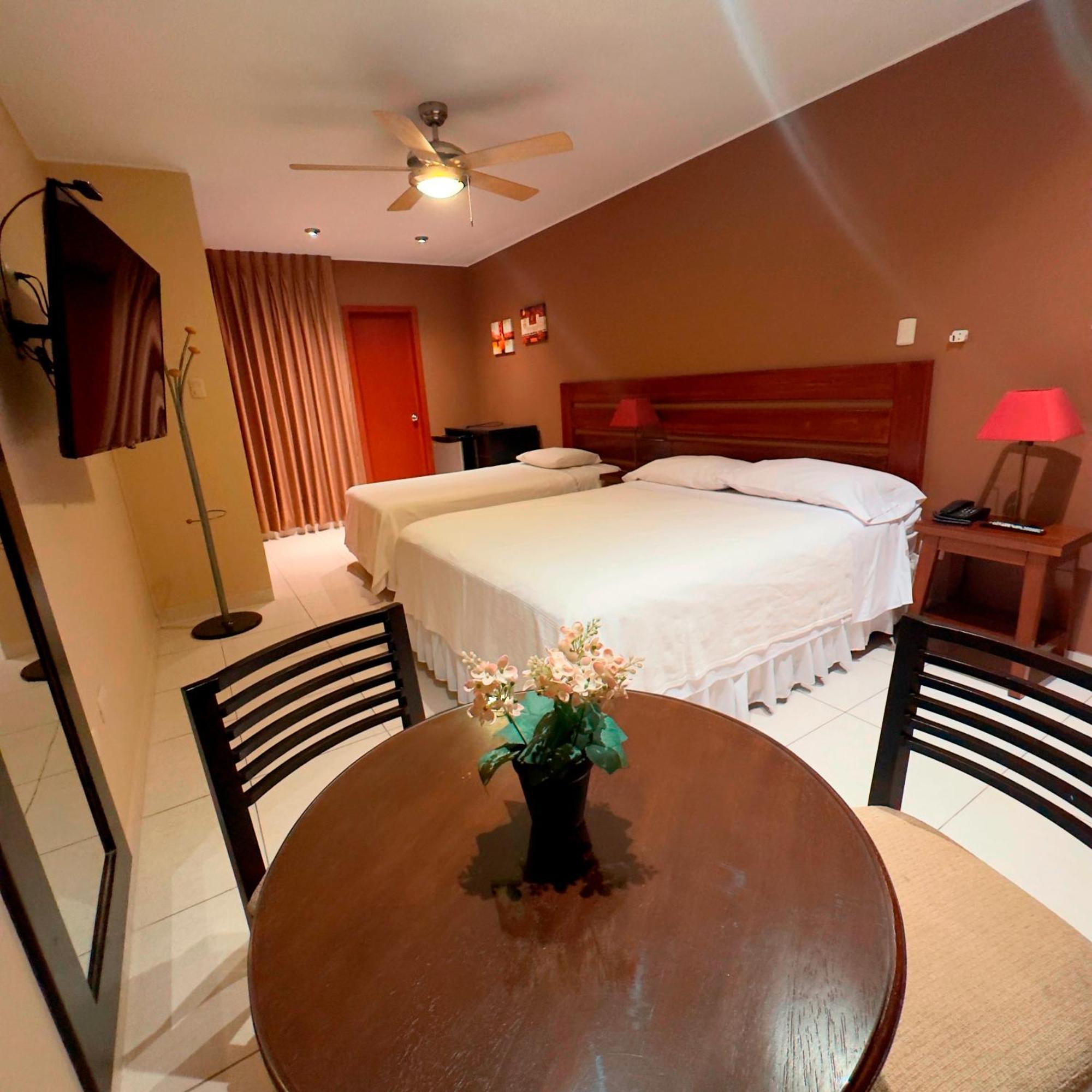 Apart Hotel El Canaveral Chincha Alta Bagian luar foto